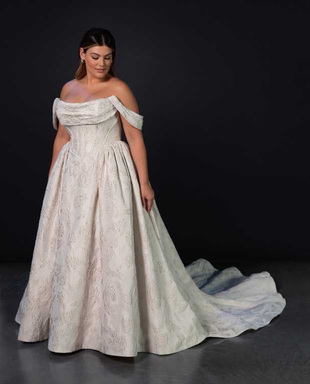 Maggie-Sottero-Giana-Lynette-20MT638AC-Curve-PROMO3-MV-min-1